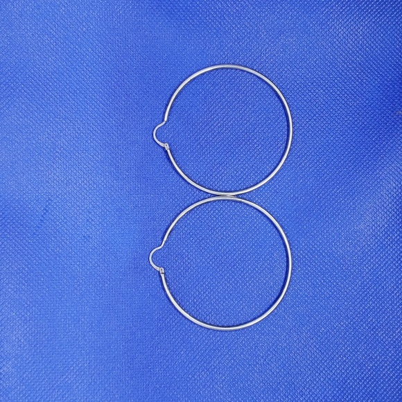 Sterling silver hoop earrings - Picture 1 of 9